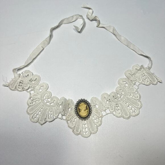 Vintage Style Cameo on Lace Choker Necklace Collar Ribbon Tie Victorian Romantic - Picture 9 of 13